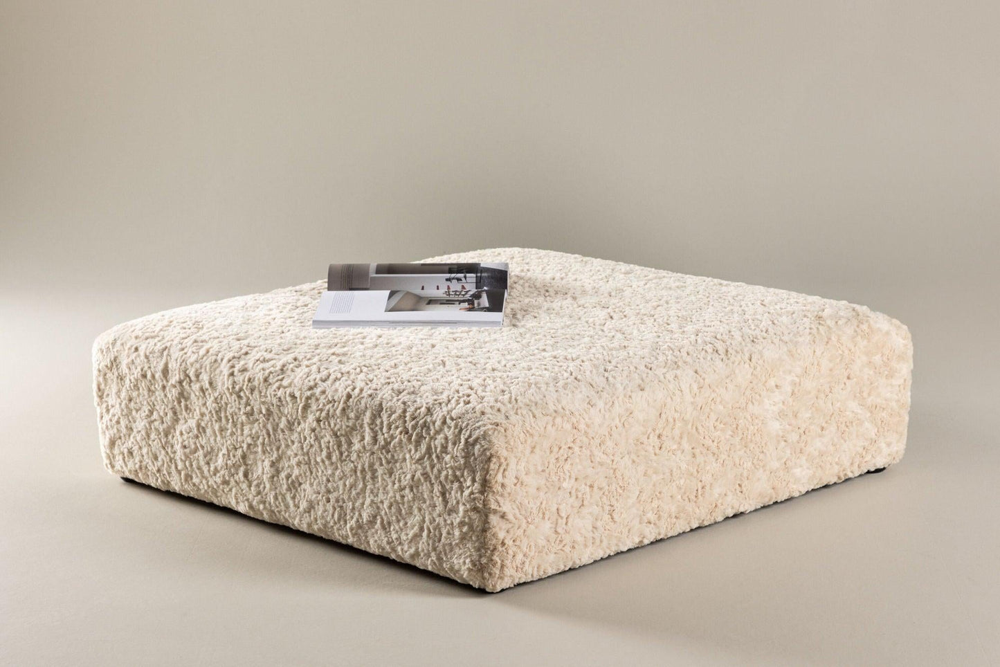 lecanapé Nachhaltiger Pouf mit weichem Kunstfell – Großzügig & gemütlich