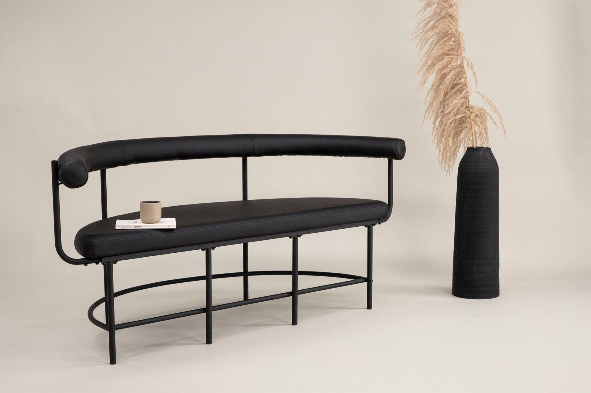 Stallhagen x Josefin Lustig Bank Sofa aus PU - Schwarz-Bänke-Vind-Schwarz-le canapé