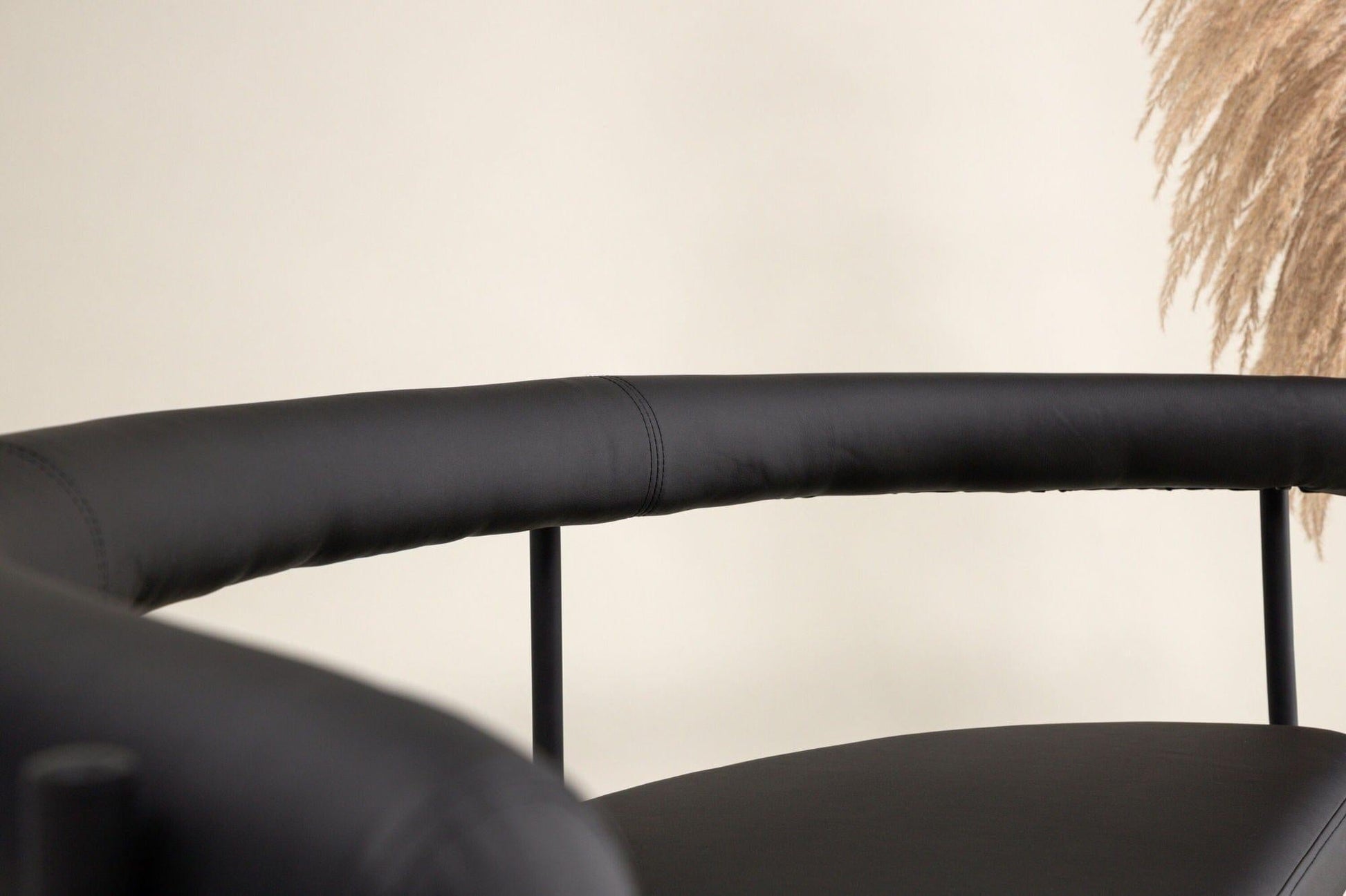 Stallhagen x Josefin Lustig Bank Sofa aus PU - Schwarz-Bänke-Vind-Schwarz-le canapé